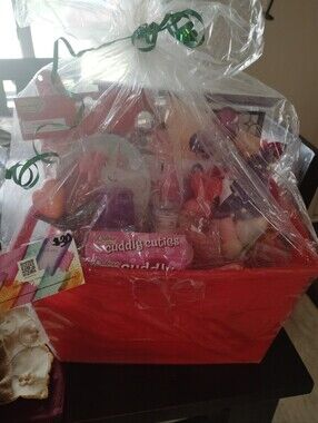 Deluxe Magical Unicorn Gift Basket – Beauty, Fun & Activities!​Bring pure